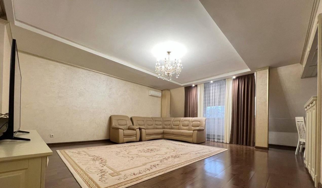 Cathedral Park And Pedestrian Zone Ultracentral Cozy Apartment In Chisinau Exterior photo